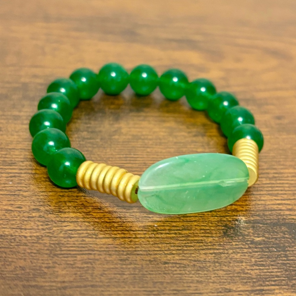 Handmade Jade Beaded Stretch Bracelet NWT